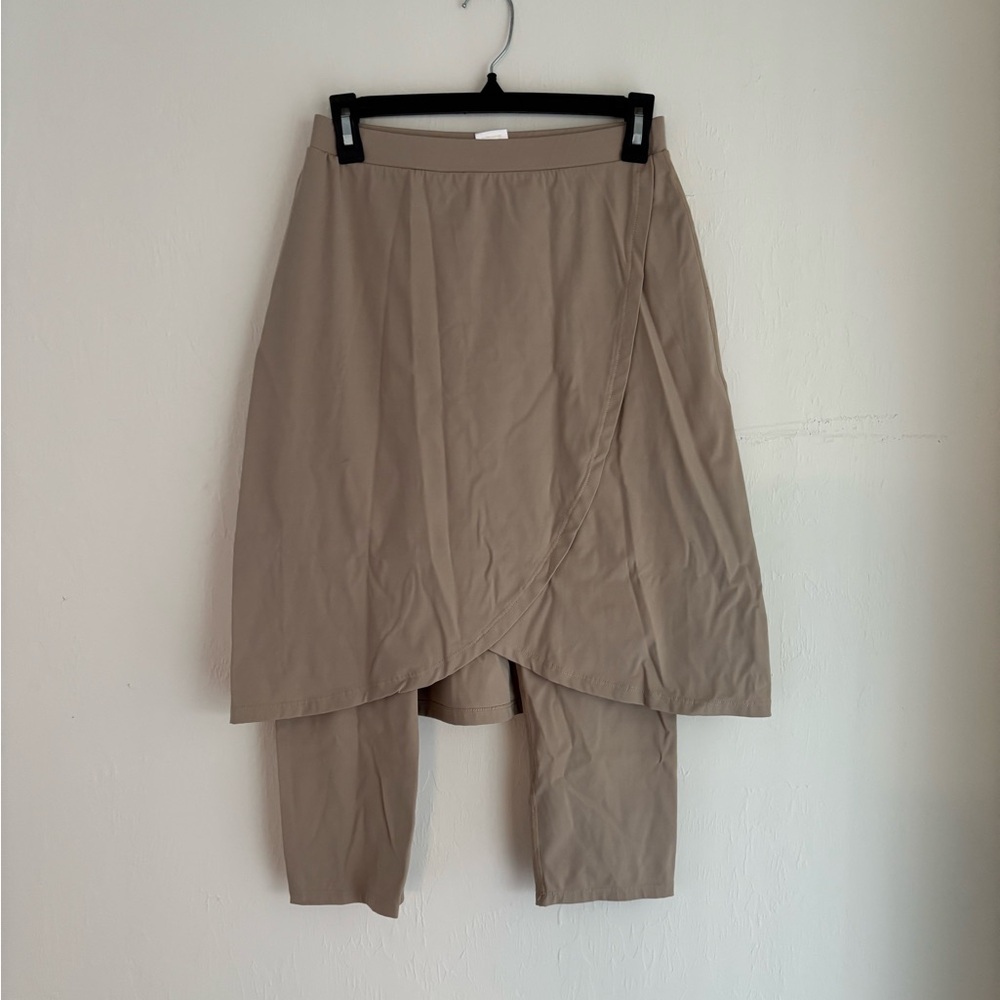Women’s athletic skirt